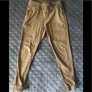 FairPlay tan Jogger (32)